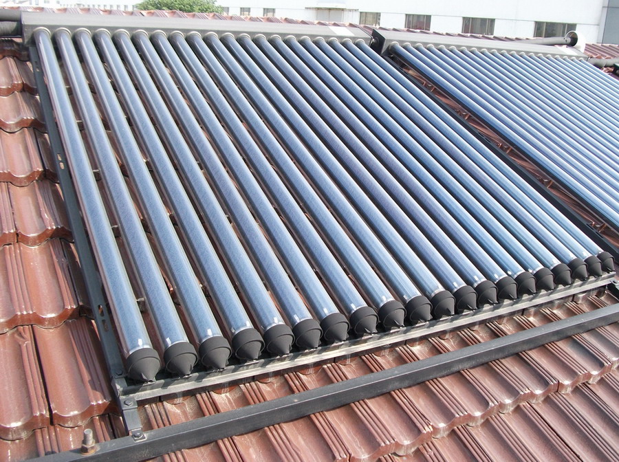 Rooftop Vacuum Tube Heat Pipe Solar Water Heater